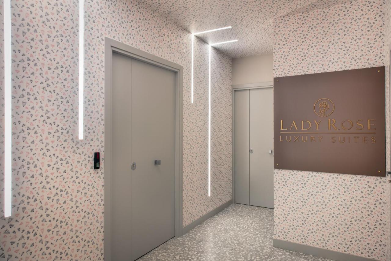 فندق Lady Rose نابولي المظهر الخارجي الصورة